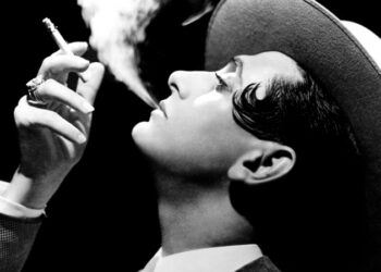 Teatro: “A solas con Miguel de Molina”